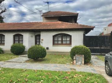 Casa · 254m² · 4 Dormitorios · Casa - Adrogue