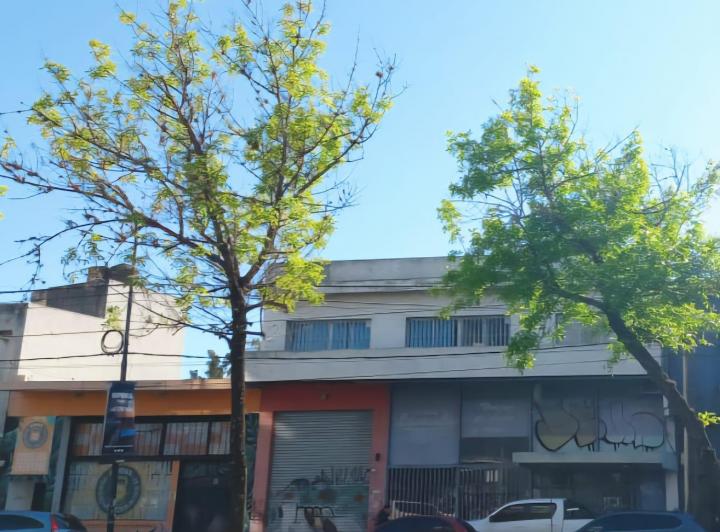 Terreno · 992m² · 25 Cocheras