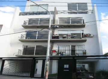 Departamento · 45m² · 2 Ambientes · Lindo Depto 2 Amb con Balcon a m de Estacion