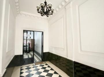 Departamento de 3 ambientes, Tribunales · Baccello I Encantador Semipiso en Venta Tres Ambientes Antiguo en Sarmiento y Callao
