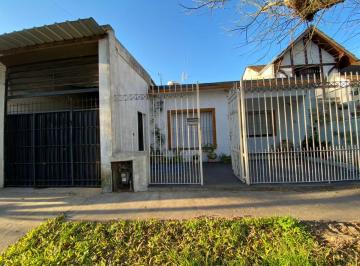 Casa · 200m² · 4 Ambientes · 1 Cochera · Casa en Venta en Ituzaingó Norte