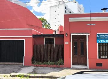 Casa de 4 ambientes, Lomas de Zamora · Casa en Excelente Estado en Barrio Ingles