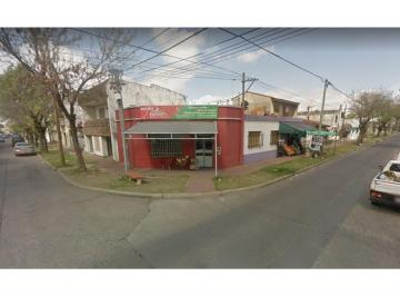 Casa · 138m² · 5 Ambientes · Inmueble en Venta, Ideal Constructoras. (Permite Construir P. Baja y 3 Pisos) Artigas 401