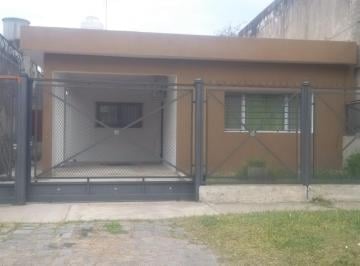 Casa · 93m² · 4 Ambientes · 1 Cochera · Alquiler Casa 4 Amb. con Garaje y Fondo!