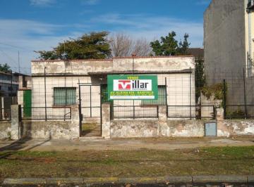 Casa · 111m² · 3 Ambientes · Casa en Venta Sobre Gran Lote. Zonificación R2 1. Banfield E.