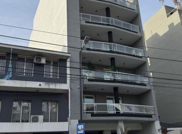 DES-DES-111_2 · Departamento en Pozo en Venta 3 Amb C/balcón y Patio de 82 Mt