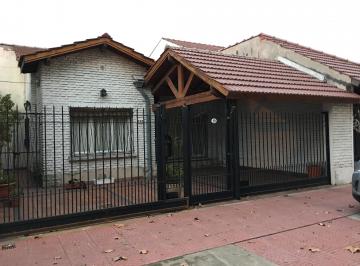 Casa de 4 ambientes, Almirante Brown · Chalet Desarrollado en Planta Baja, Sobre Lote de 8,66x46. Acepta Permuta