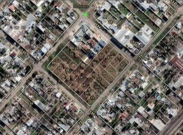 Terreno · 450m² · Venta Terreno 15 m de Frente X 30 / 45 / 60 Todos Los Servicios - 70 E/ 134 y 135 - La Plata
