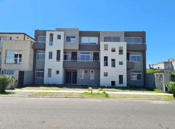 Departamento de 3 ambientes, Quilmes · Departamento 3 Ambientes con Fondo Verde