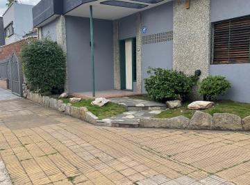 Casa de 4 ambientes, La Matanza · Casa en Venta en Ramos Mejía (Zona Céntrica y Residencial)