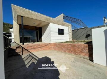 Local comercial · 85ha · 3 Ambientes · Se Vende Oportunidad de Local - Vivienda