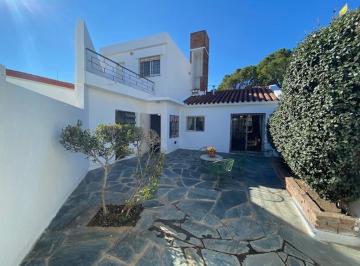 Casa · 150m² · 4 Ambientes · 2 Cocheras · Jardín Espinosa Oportunidad 3 Dorm.
