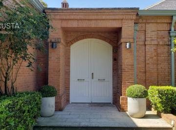 Casa de 10 ambientes, Pilar · Casa en Venta en Mayling C. C. 4 Dorm.