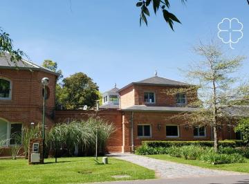 Casa de 10 ambientes, Pilar · Casa en Venta en Mayling C. C. 4 Dorm.