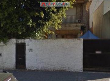 Casa · 300m² · 5 Ambientes · 1 Cochera · Casa a Una Cuadra del Ward