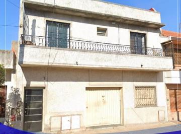 PH · 100m² · 4 Ambientes · 1 Cochera · PH en Venta en Lomas del Mirador