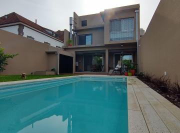 Hermosa casa estilo minimalista · Casa 4 Ambientes, con Cochera, Parque y Piscina, Residencial, Quilmes.