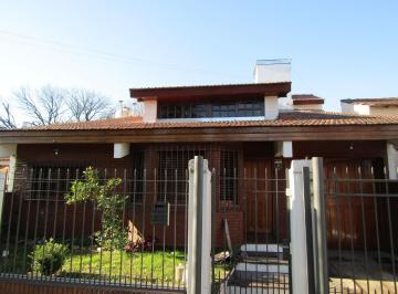 Casa · 135m² · 4 Ambientes · 1 Cochera · Venta de Chalet