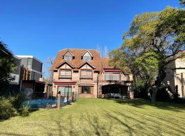 Casa de 5 ambientes, San Isidro · Excelente Casa de Ladrillo a La Vista – Impecable! – Superluminosa!