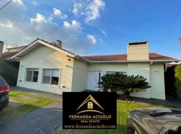 Casa · 150m² · 4 Ambientes · 2 Cocheras · Hermoso Chalet en Venta en Venado 1