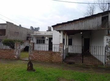 PH · 100m² · 3 Ambientes · 1 Cochera · Se Vende PH de 3 Amb en Adolfo Sourdeaux.