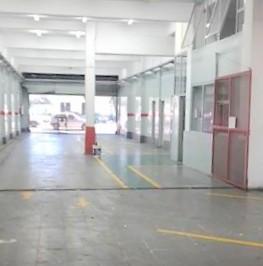 Local comercial , Villa Luro · Rivadavia 9200 - Galpón - 2 Locales. Pb + Pa 1000 m² Todo Hormigón.