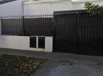 Casa · 80m² · 3 Ambientes · 1 Cochera · Belgrano Al 1700