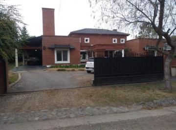 Casa · 400m² · 6 Ambientes · Casa en Venta Villa Allende. La Herradura
