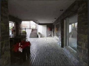 Local comercial de 1 ambiente, Cariló · En Cariló | Local en Galería Los Tipales - U4 - Se Puede Alquilar con Opción a Compra.