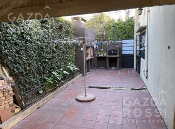 Casa · 1m² · 3 Ambientes · 1 Cochera · Casa - Turdera