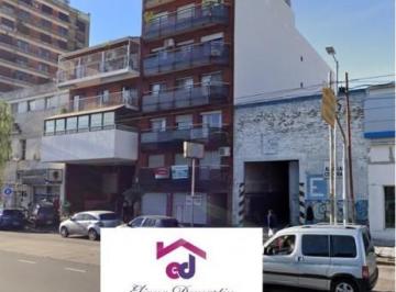 Departamento · 50m² · 2 Ambientes · Departamento de 2 Ambientes en Planta Baja con Patio Sobre Av Mitre.