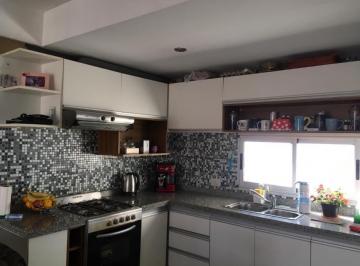 Departamento de 3 ambientes, Quilmes · Departamento de 3 Ambientes con Cochera en Venta en Quilmes Centro