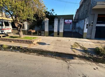 Casa de 4 ambientes, Lanús · Casa con Garaje en Venta en La Zona de Remedios de Escalada