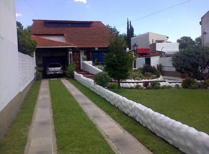 Casa · 150m² · 4 Ambientes · 4 Cocheras