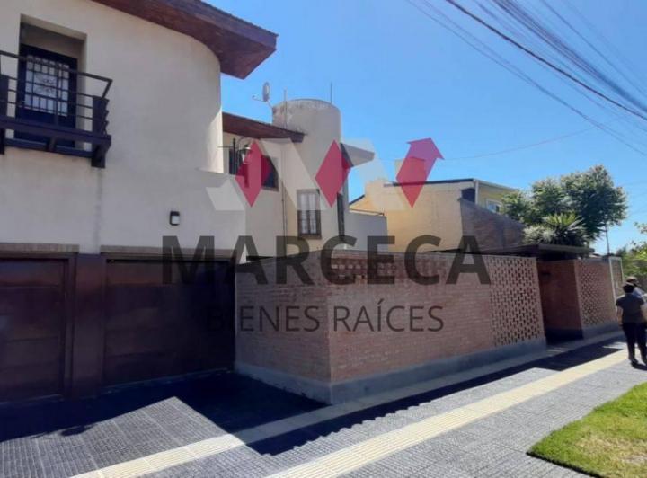 Casa · 276m² · 5 Ambientes · 2 Cocheras