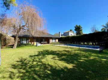 Casa · 700m² · 4 Ambientes · Casa en Country Los Cardales