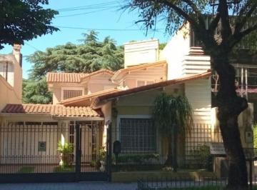 Casa 700m² Venta Lomas de Zamora · Chalet en Las Lomitas