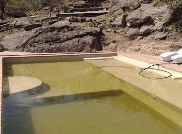 Foto · Alquiler Temporal 2 Cabañas Autosustentable B° Cerrado con Seguridad - Cabalango - Piscina