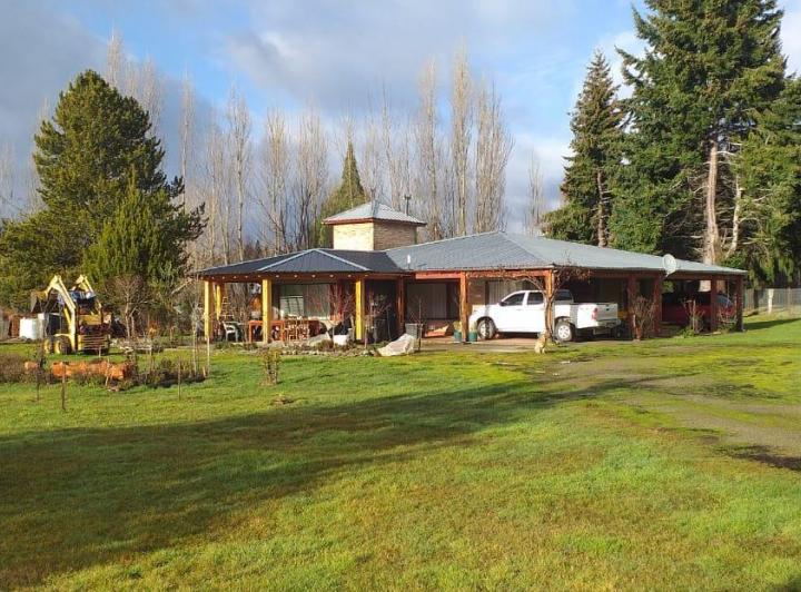Campo · 300m² · 6 Ambientes · 1 Cochera