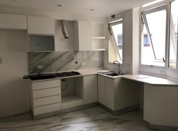 Departamento de 4 ambientes, Recoleta · Piso Refaccionado a Nuevo en Recoleta con Renta! Real Oportunidad!