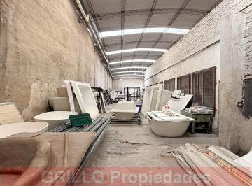 Lote propio de 10x55. Cubierto 550m2.
En su interior cuenta con oficinas, cocina · Roca 1941. Lote de Terreno, Nave Industrial, Depósito o Galpón. 550 m² Cubiertos.