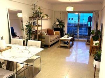 Departamento de 3 ambientes, Floresta · Semipiso 3 Amb. C/ Dependencia - Balcón Corrido - Muy Luminoso - Reciclado a Nuevo