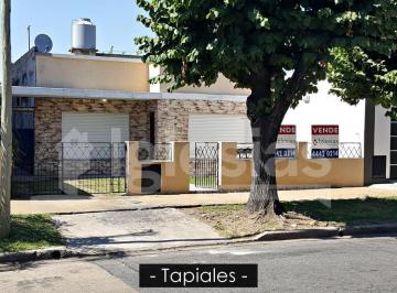 Casa · 3 Ambientes · Casa Desarrollada en Una Planta de Tres Ambientes con Pileta