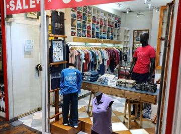 Local comercial · 36m² · Local en Planta Baja en "Galeria del Caminante". - Excelente Zona Comercial