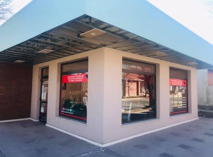 Local comercial · 218m² · 1 Ambiente