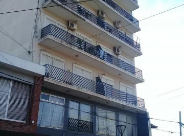 Departamento de 2 ambientes, Pilar · Pilar Centro Depto 2 Amb! Cochera y Balcón! a m Plaza!