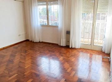 Casa de 5 ambientes, Córdoba · Casa con Escritura, Cuatro Dorm., Garage, Patio, Balcón, Terraza