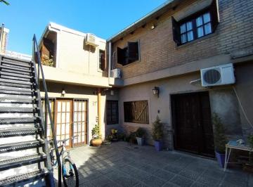 Casa · 120m² · 4 Ambientes · Hermosa Propiedad, Paraguay 2700, 3 Dorm..