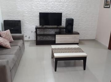 Casa · 90m² · 3 Ambientes · 1 Cochera · Propiedad 2 Dorm., Altura San Martin 6300.