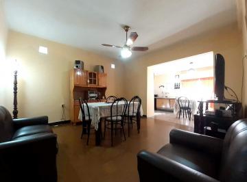 Casa · 183m² · 4 Ambientes · 2 Cocheras · Casa - Las Delicias